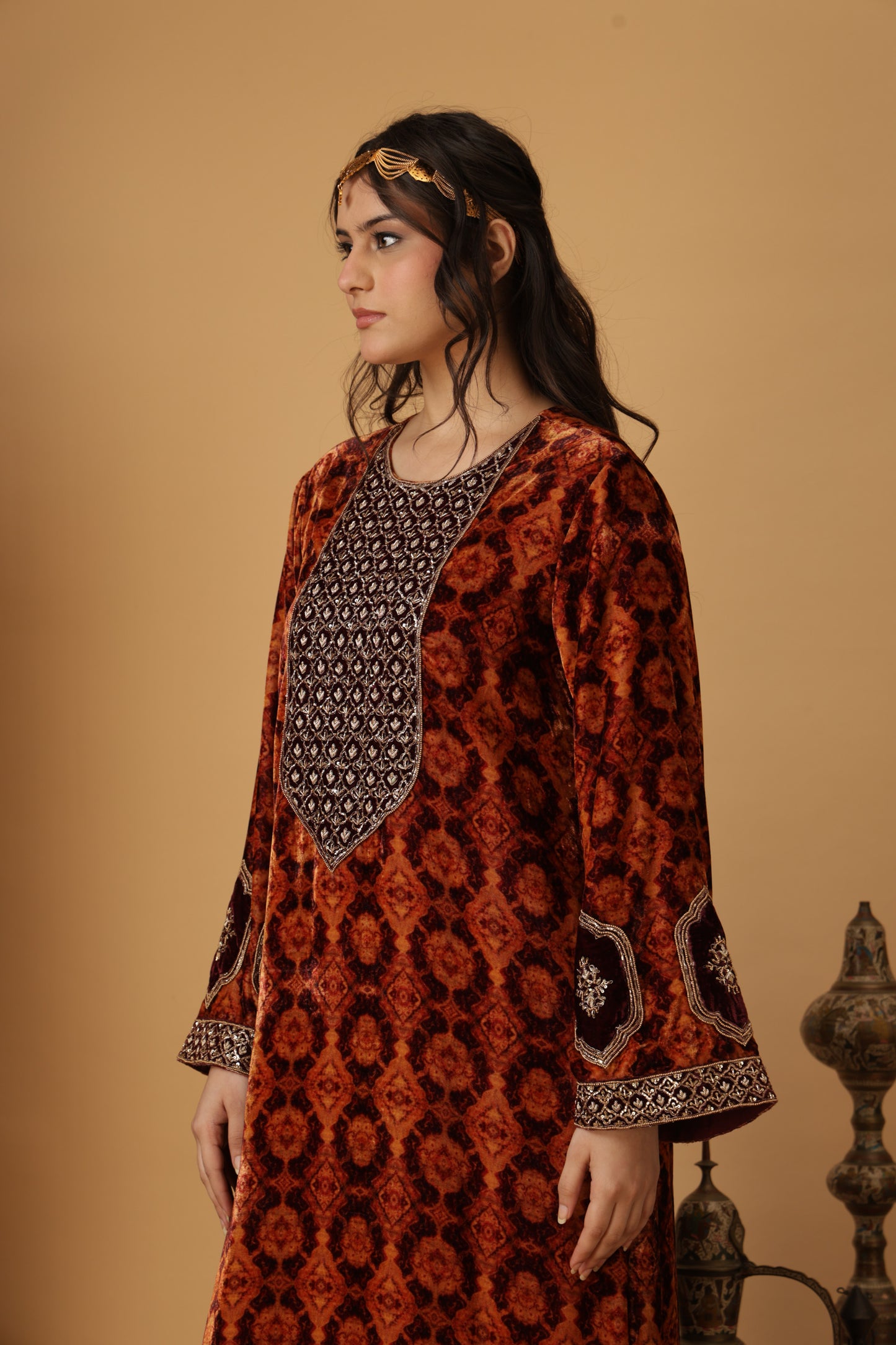 Zar-e-Makhmal Maroon Long Kaftan