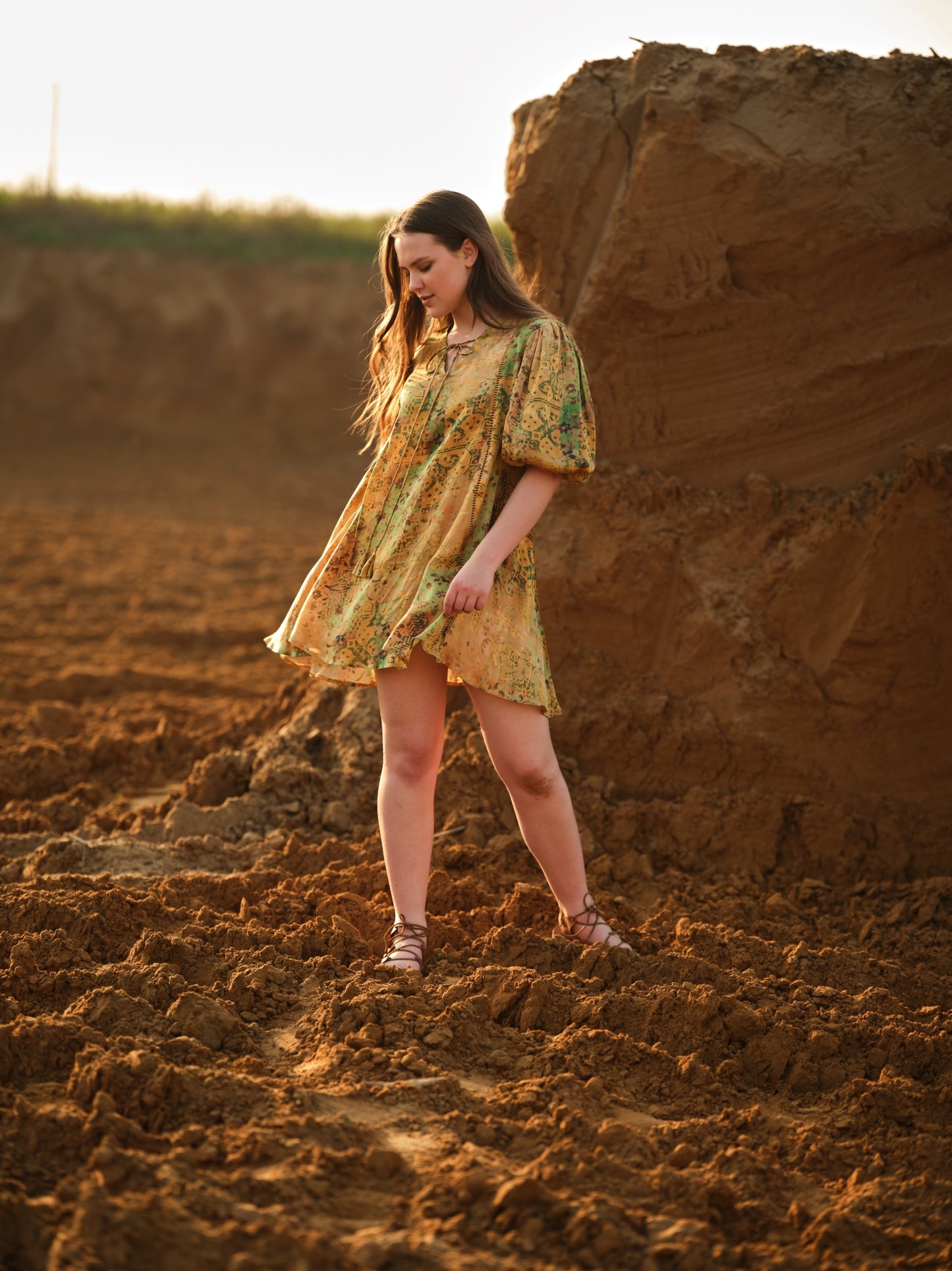 MUSTARD SHORT FLUID DRESS
