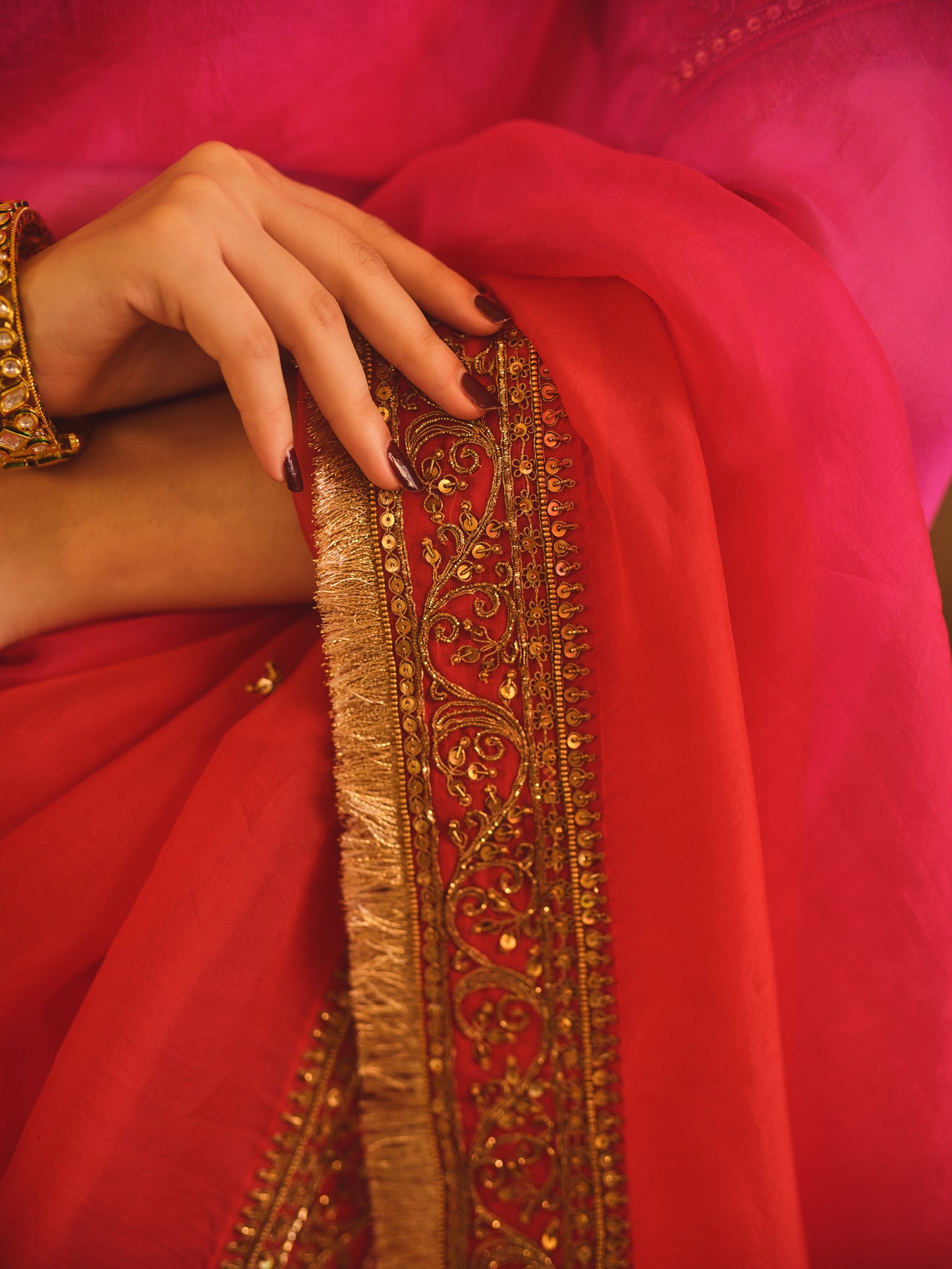HOOE-E-MAHAL RED & PINK OMBRE ORGANZA SAREE