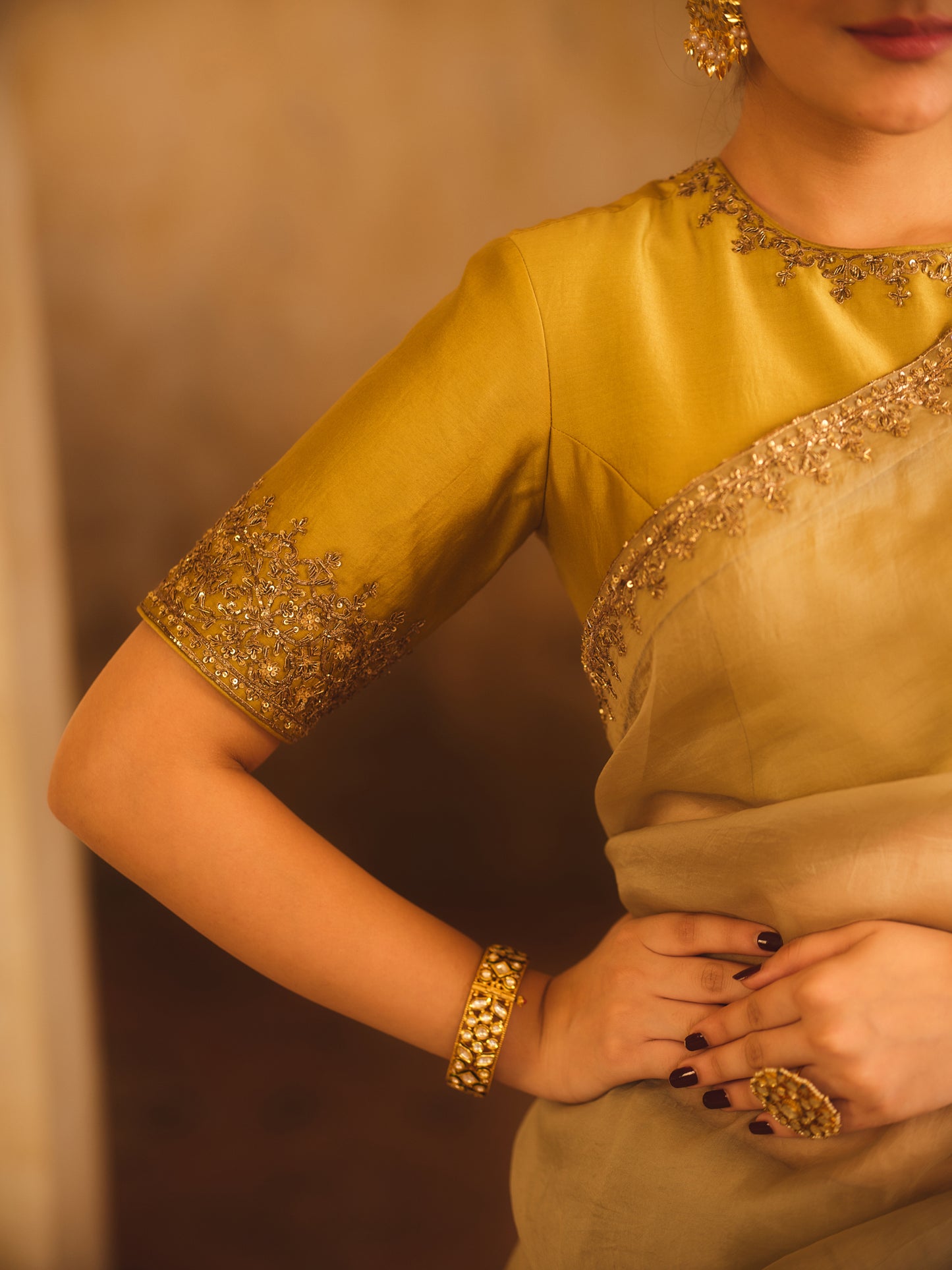 TAJRA GREY & GREEN ORGANZA SAREE WITH ZERO-NECK BLOUSE
