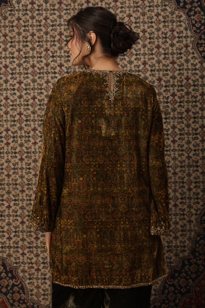 Zar-e-Makhmal Green Co-ord Set