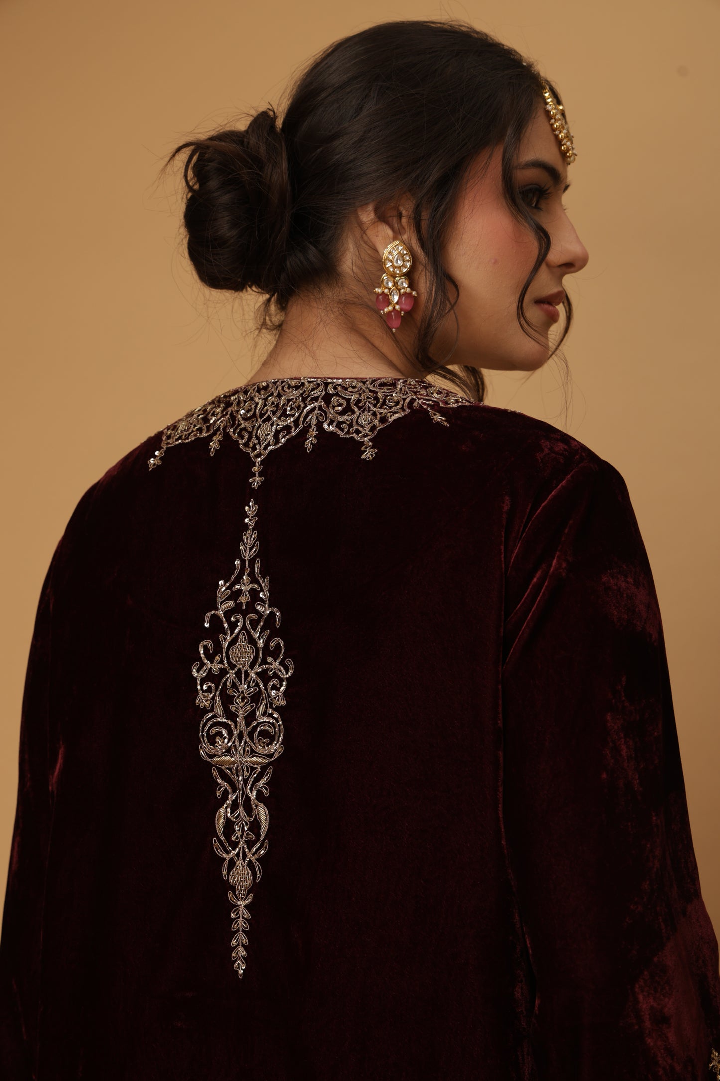 Zar-e-Makhmal Maroon V-Neck Kurta Set