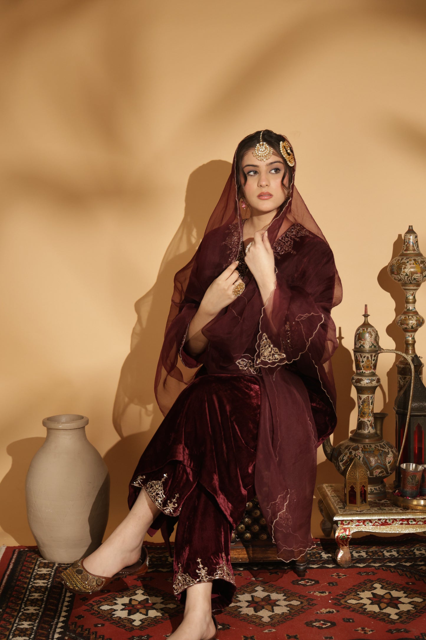 Zar-e-Makhmal Maroon V-Neck Kurta Set