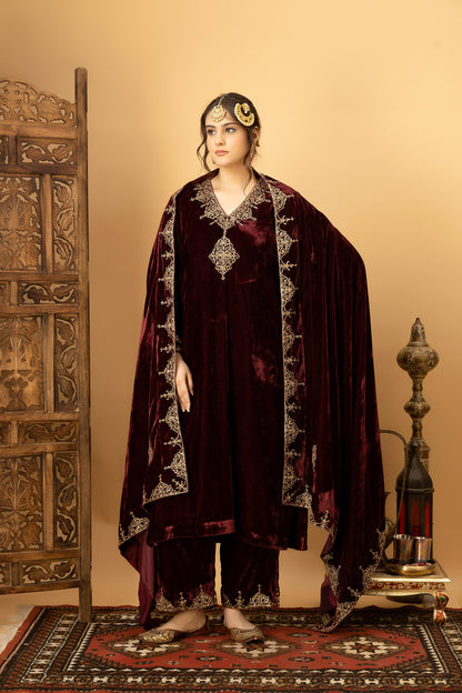 Zar-e-Makhmal Maroon Kurta Pant Set with Shawl