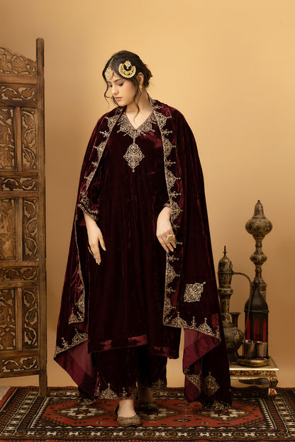 Zar-e-Makhmal Maroon Kurta Pant Set with Shawl