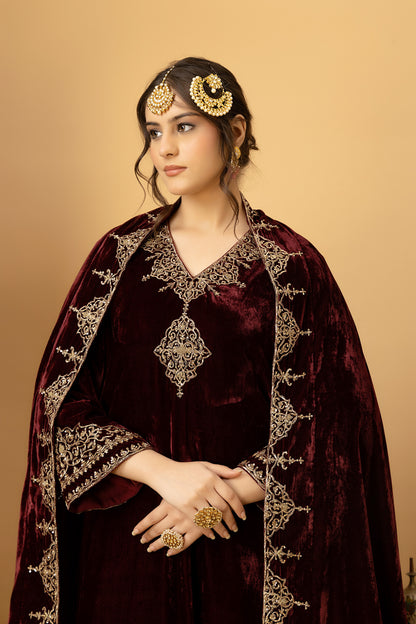 Zar-e-Makhmal Maroon Kurta Pant Set with Shawl
