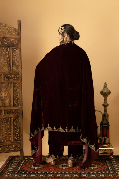 Zar-e-Makhmal Maroon Kurta Pant Set with Shawl