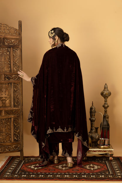 Zar-e-Makhmal Maroon Kurta Pant Set with Shawl