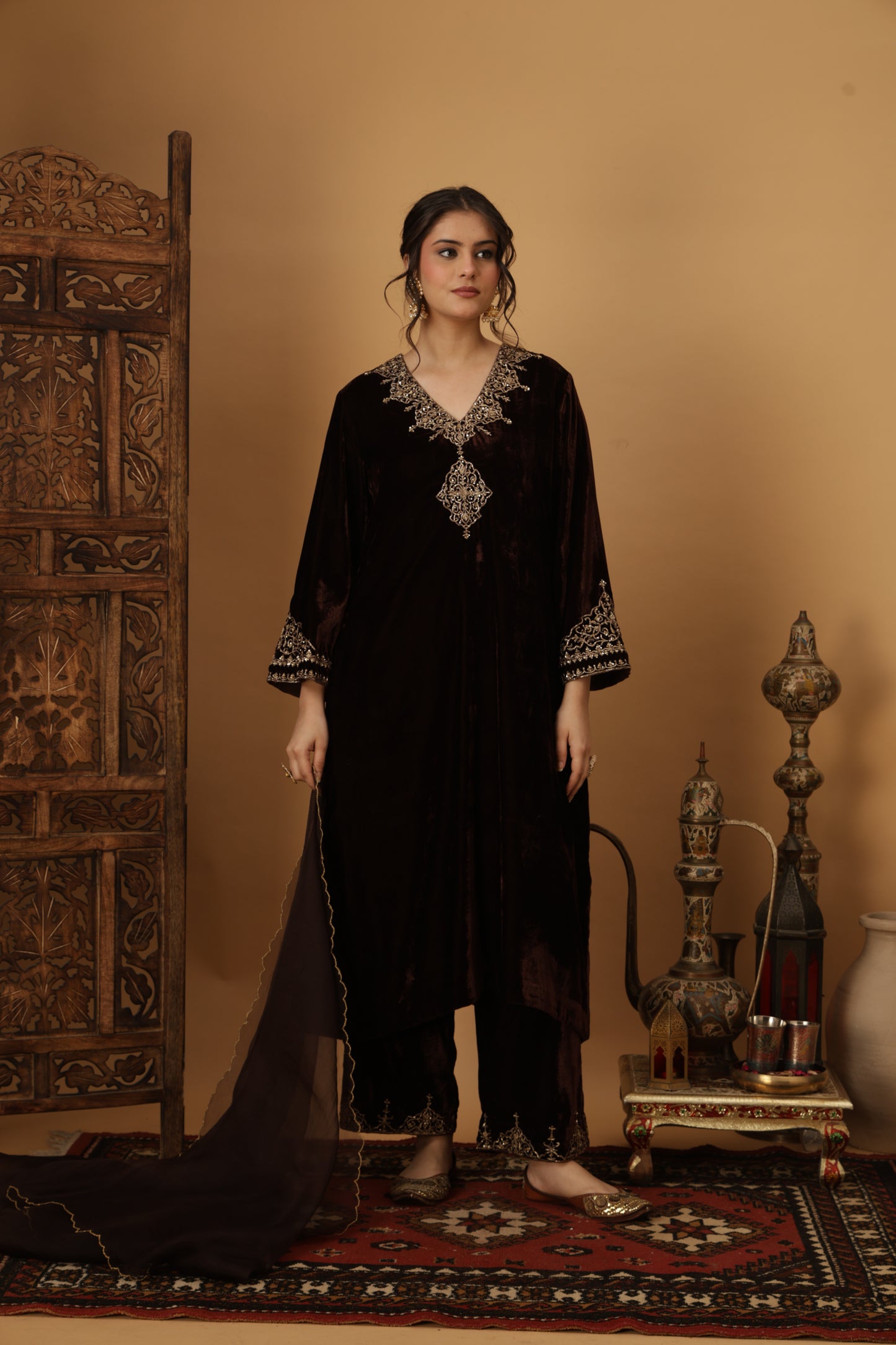 Zar-e-Makhmal Brown V-Neck Kurta Set