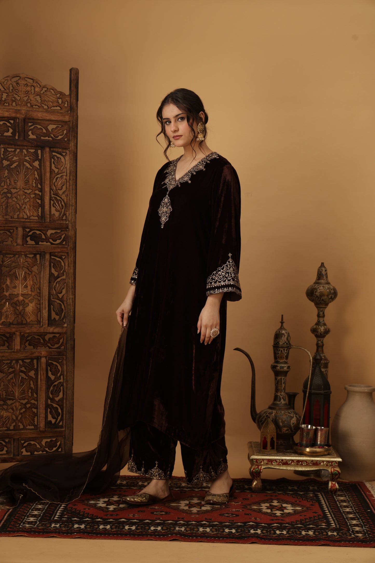 Zar-e-Makhmal Brown V-Neck Kurta Set