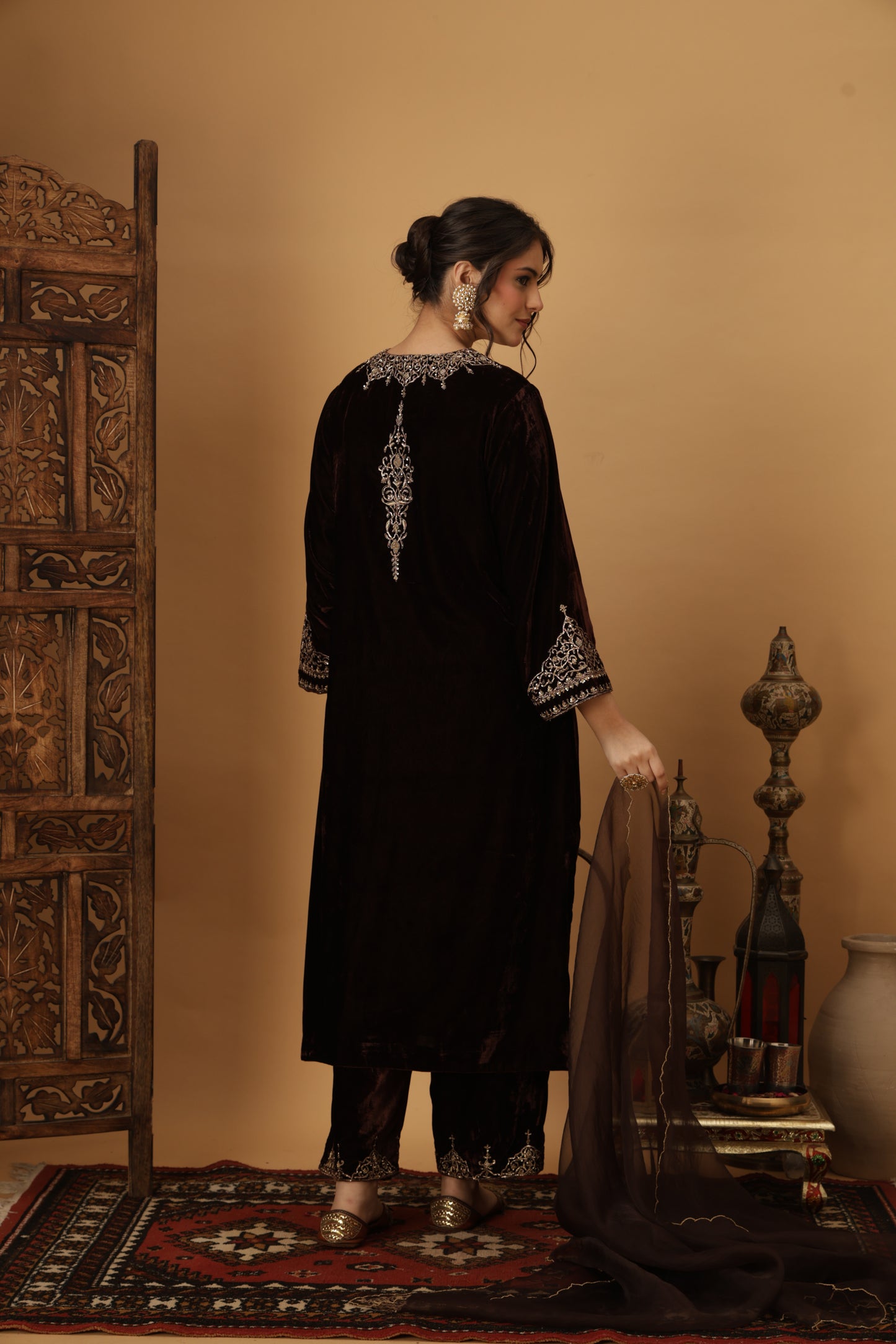 Zar-e-Makhmal Brown V-Neck Kurta Set
