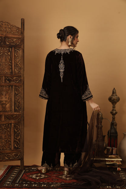 Zar-e-Makhmal Brown V-Neck Kurta Set