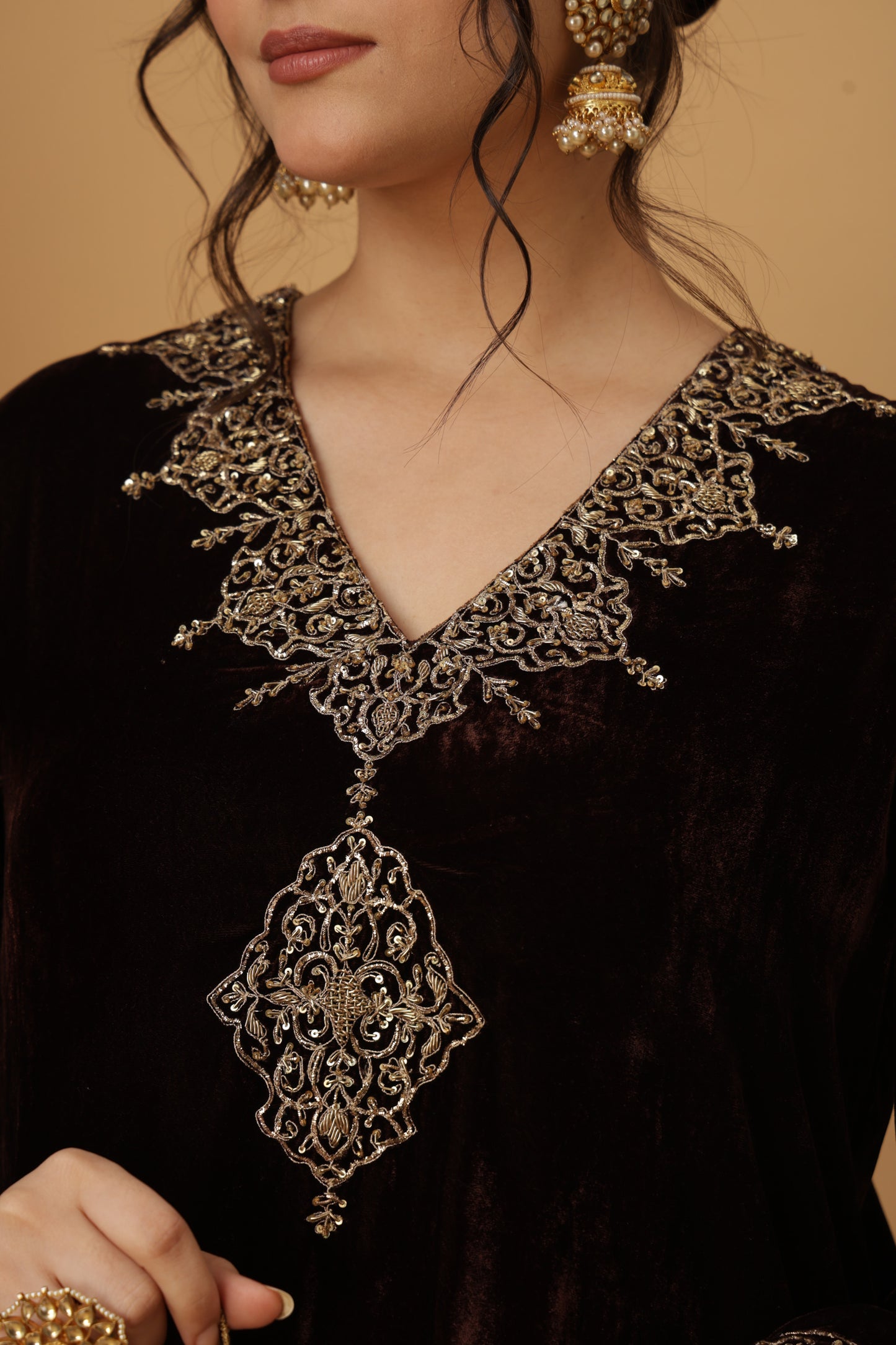Zar-e-Makhmal Brown V-Neck Kurta Set
