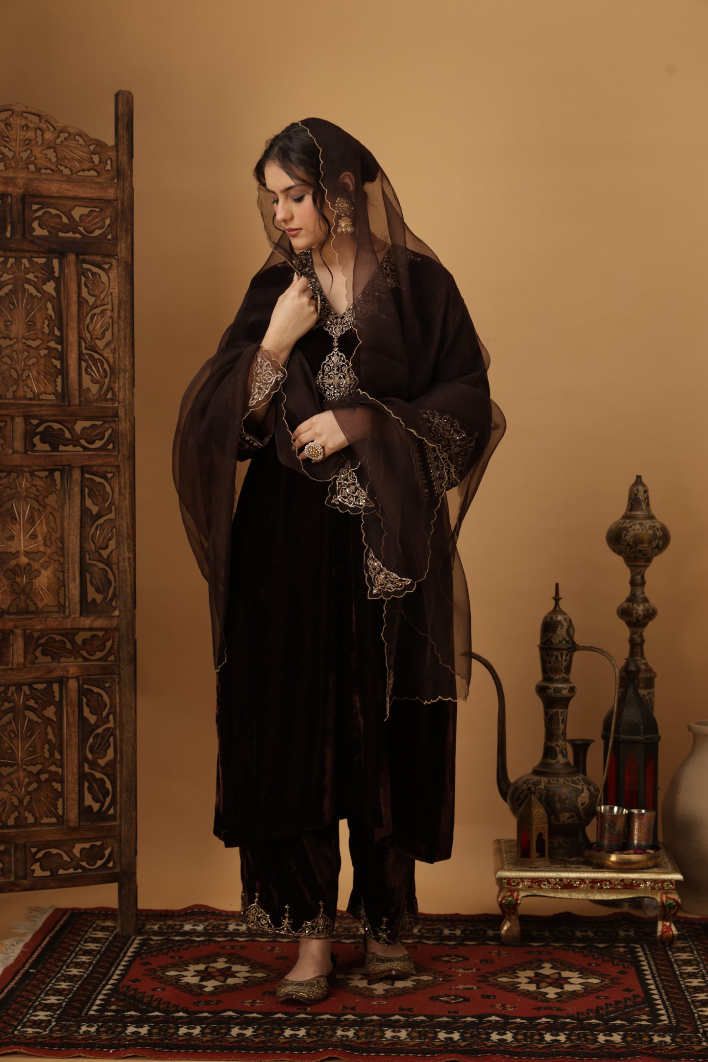 Zar-e-Makhmal Brown V-Neck Kurta Set