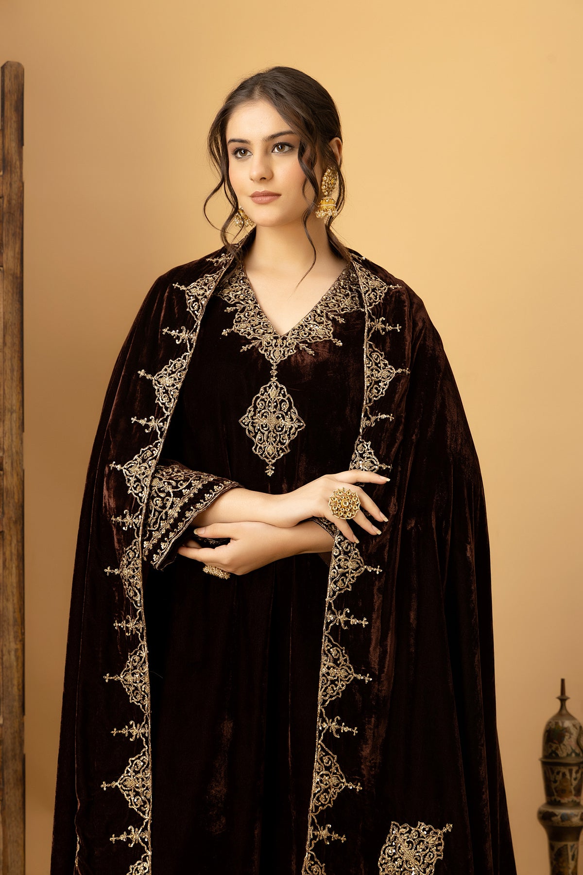 Zar-e-Makhmal Brown Kurta Pant Set with Shawl