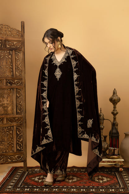Zar-e-Makhmal Brown Kurta Pant Set with Shawl