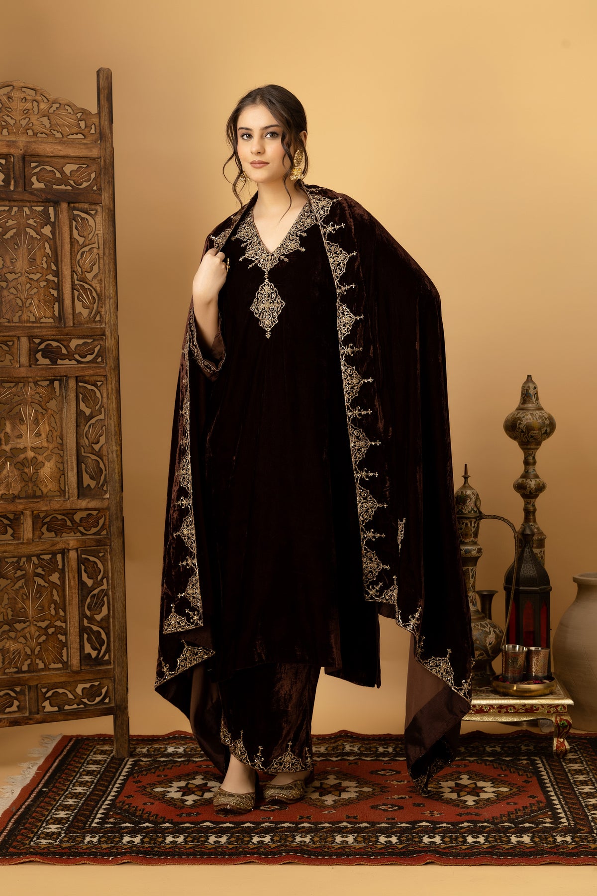 Zar-e-Makhmal Brown Kurta Pant Set with Shawl