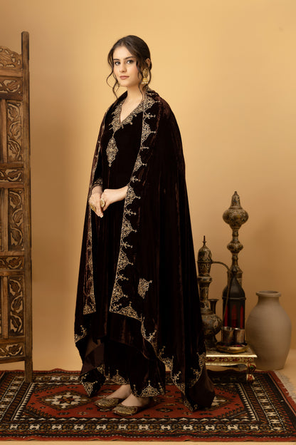 Zar-e-Makhmal Brown Kurta Pant Set with Shawl