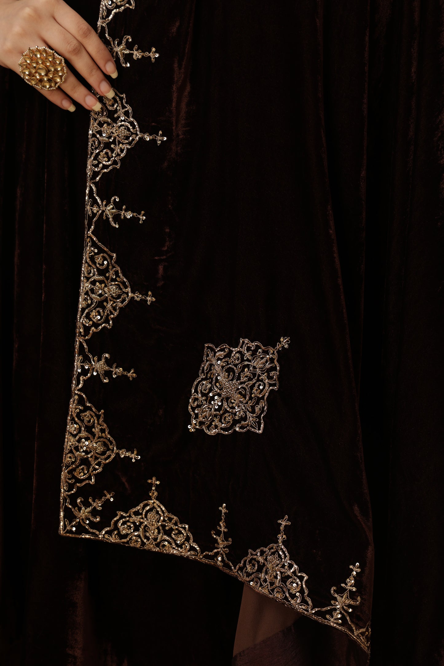 Zar-e-Makhmal Brown Shawl