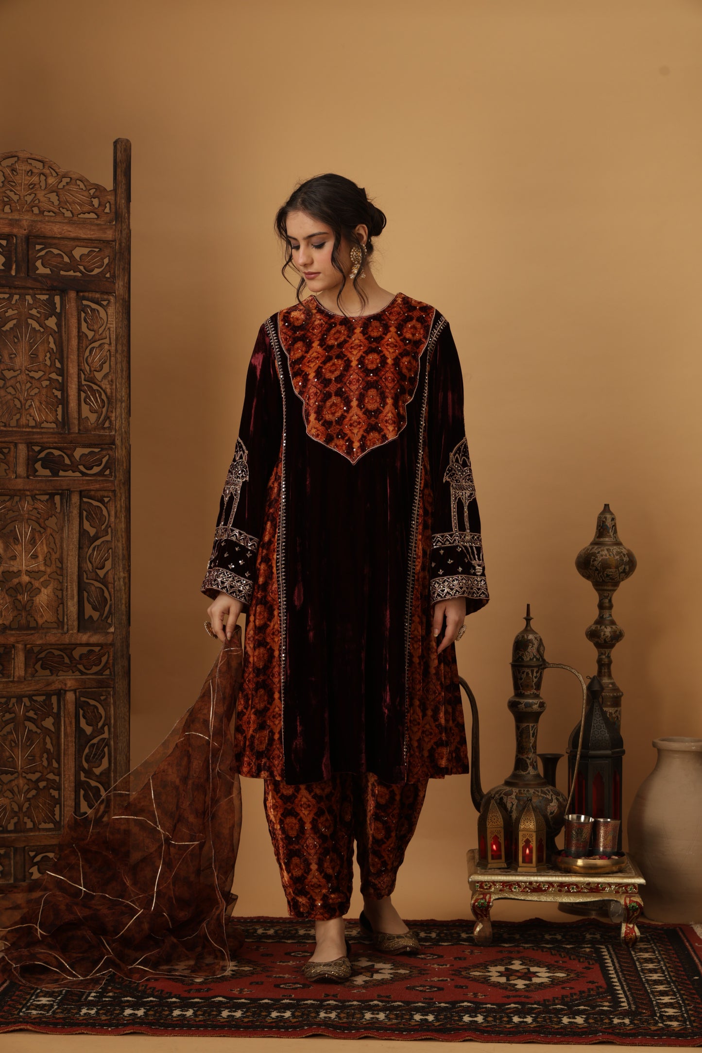 Zar-e-Makhmal Maroon Kali Kurta Set