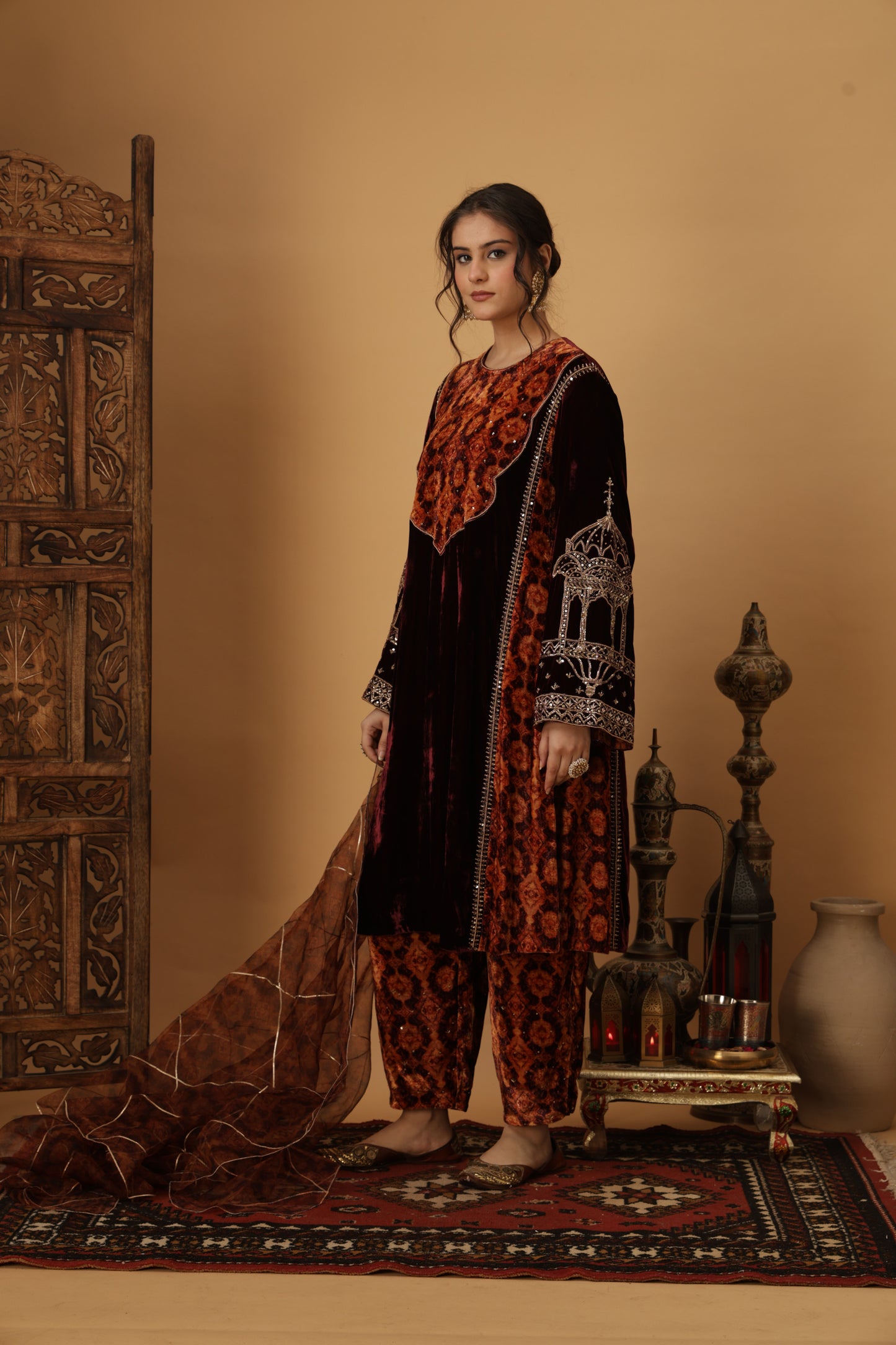 Zar-e-Makhmal Maroon Kali Kurta Set