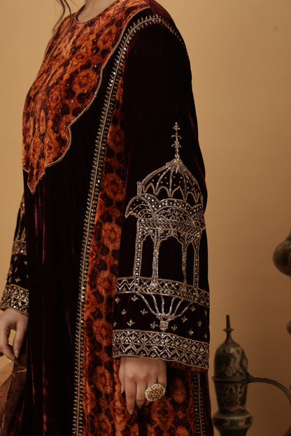 Zar-e-Makhmal Maroon Kali Kurta Set