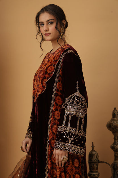 Zar-e-Makhmal Maroon Kali Kurta Set