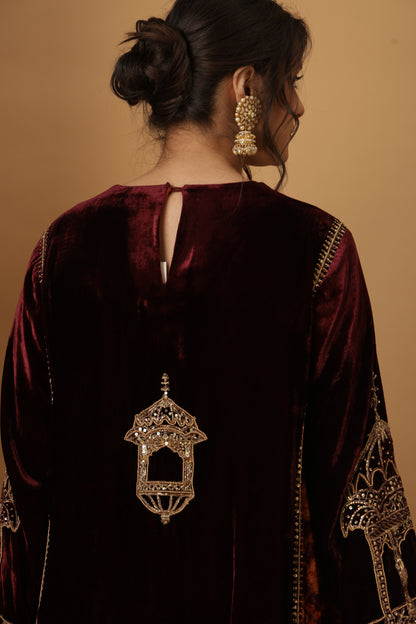 Zar-e-Makhmal Maroon Kali Kurta Set