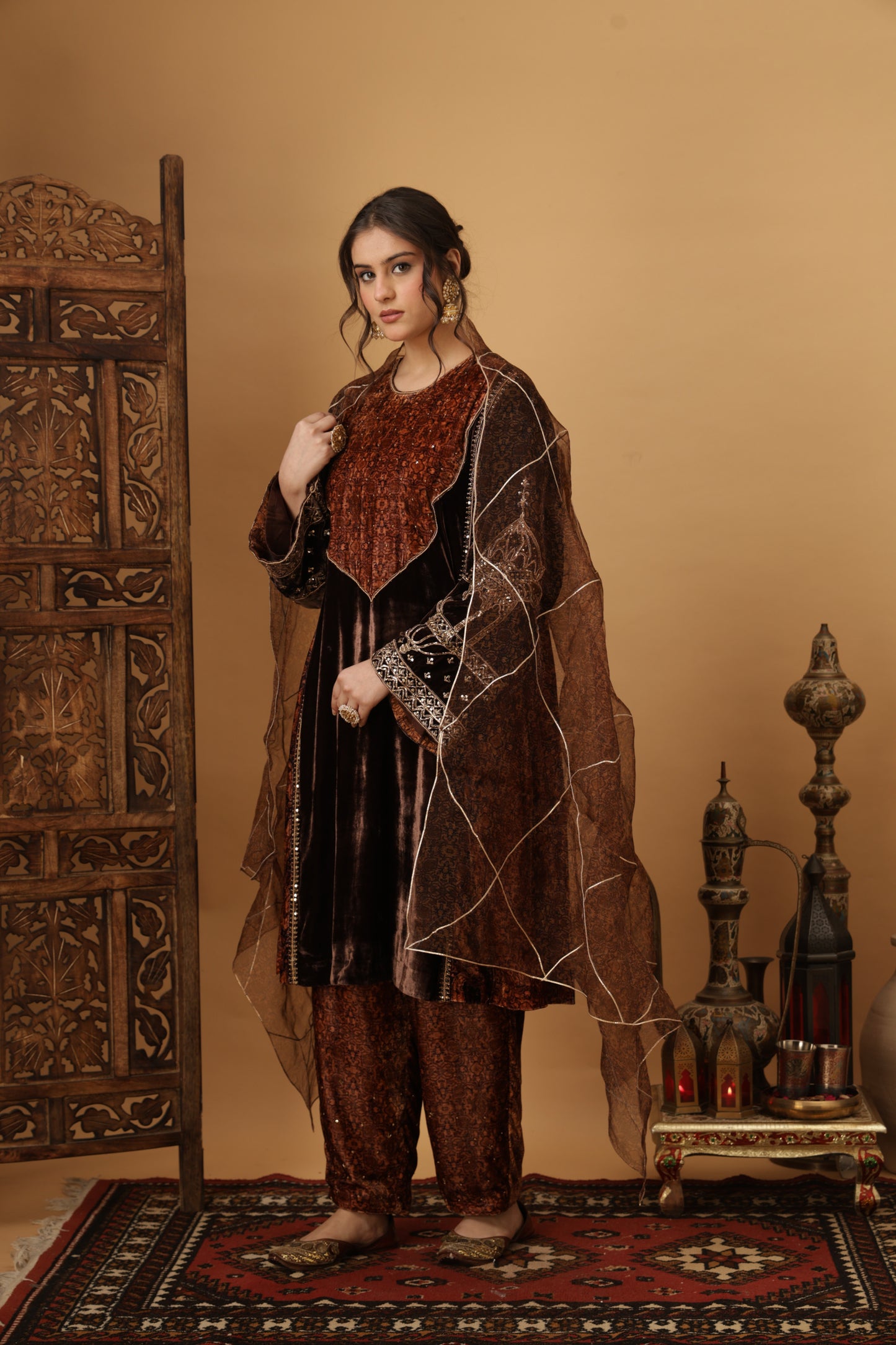 Zar-e-Makhmal Brown Kali Kurta Set