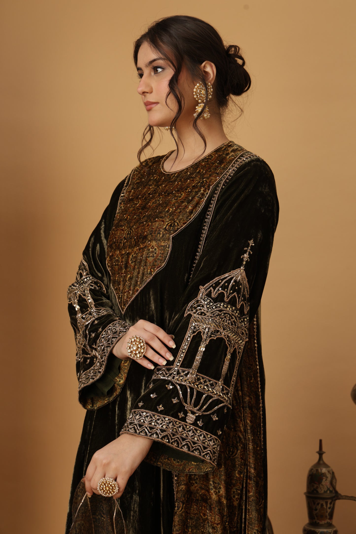 Zar-e-Makhmal Green Kali Kurta Set