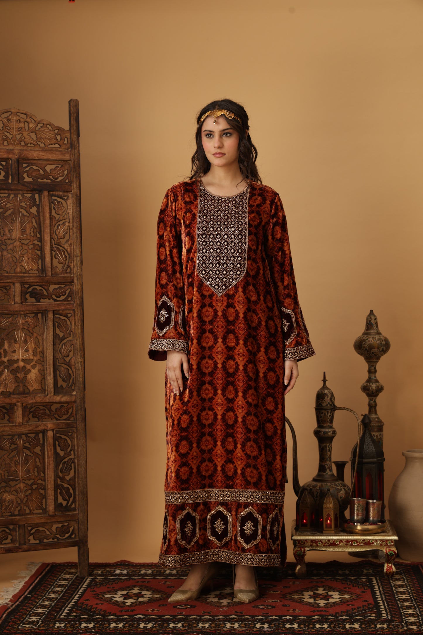 Zar-e-Makhmal Maroon Long Kaftan