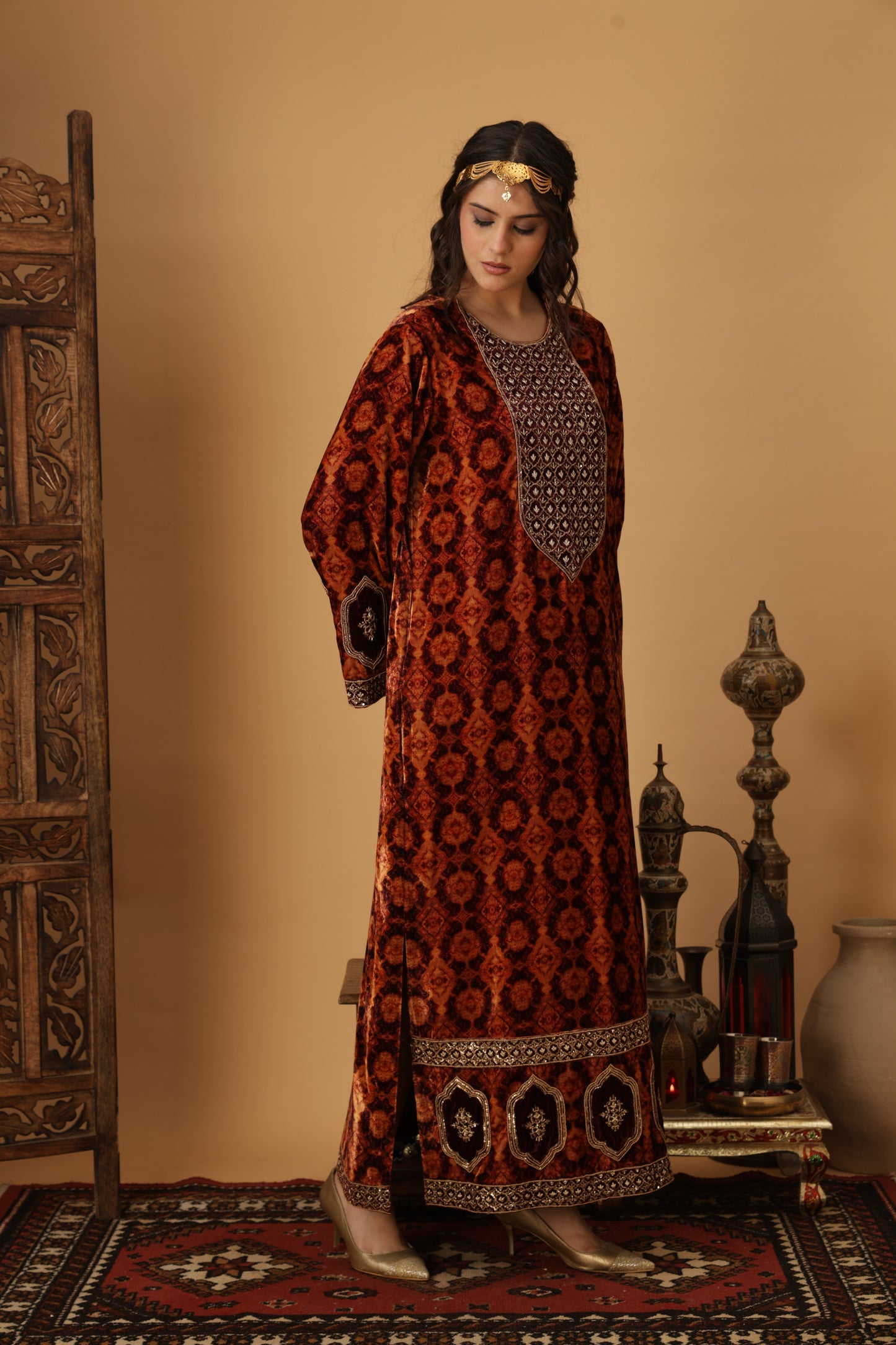 Zar-e-Makhmal Maroon Long Kaftan