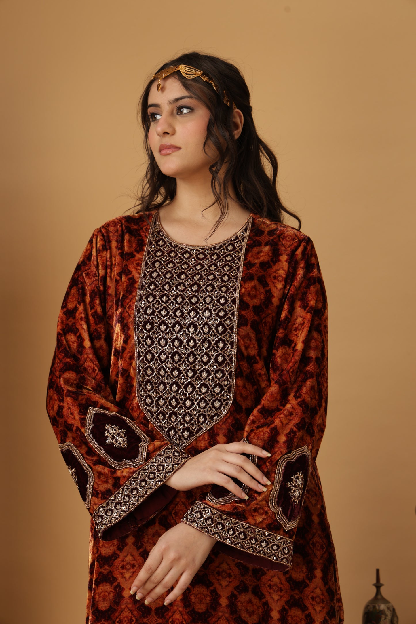 Zar-e-Makhmal Maroon Long Kaftan