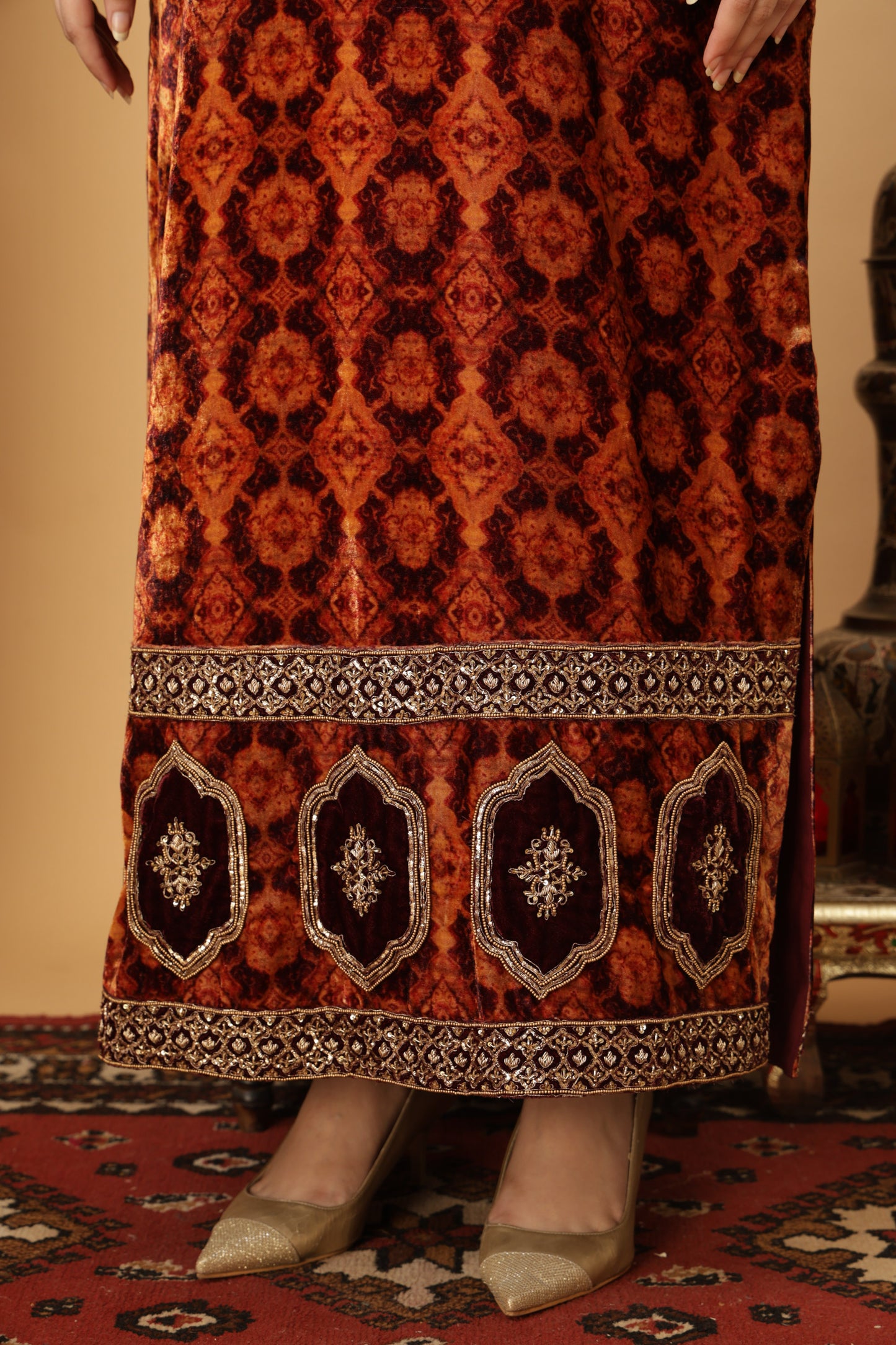 Zar-e-Makhmal Maroon Long Kaftan