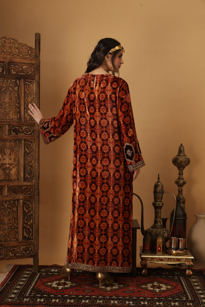 Zar-e-Makhmal Maroon Long Kaftan