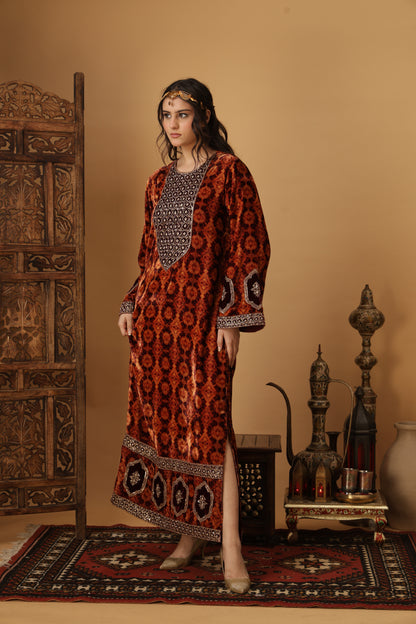 Zar-e-Makhmal Maroon Long Kaftan