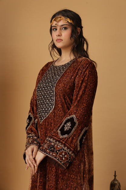 Zar-e-Makhmal Brown Long Kaftan