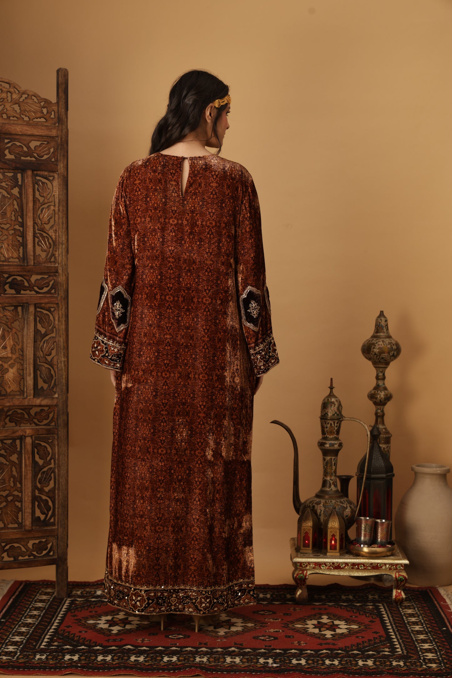 Zar-e-Makhmal Brown Long Kaftan