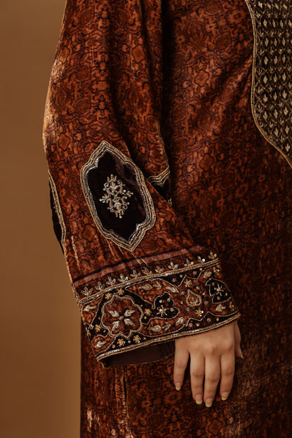 Zar-e-Makhmal Brown Long Kaftan