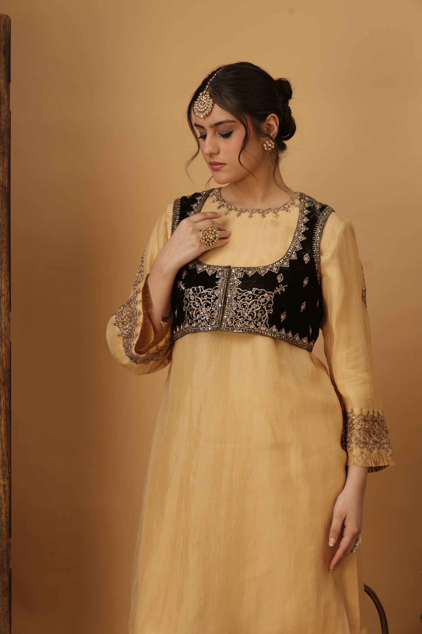 Zar-e-Makhmal Green Short Jacket