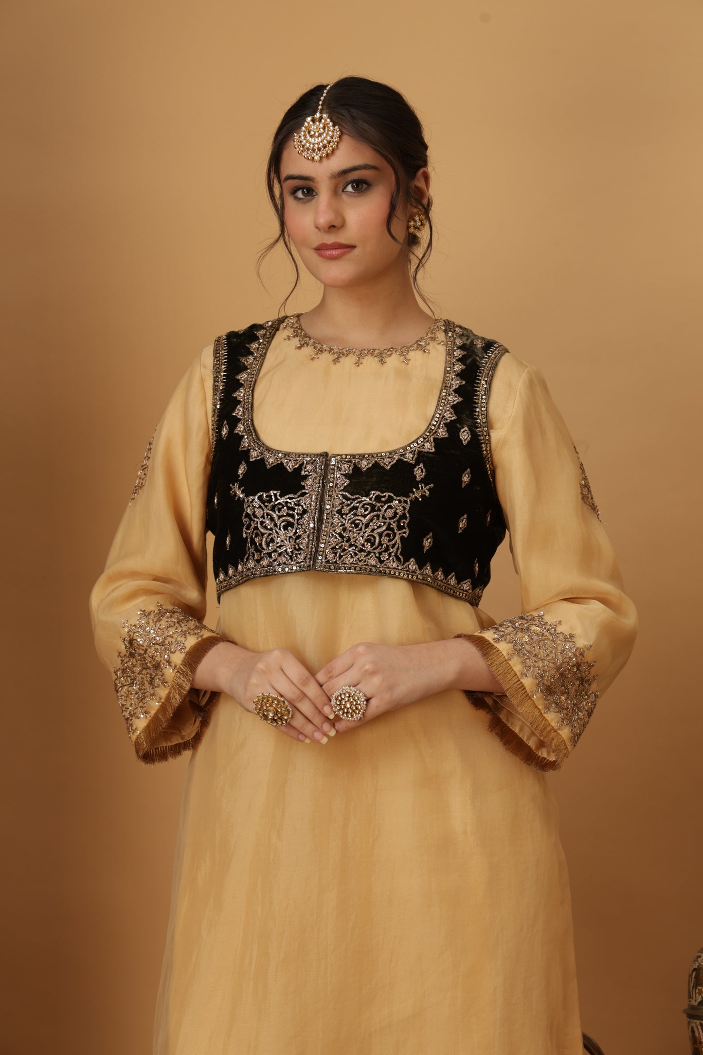 Zar-e-Makhmal Green Short Jacket