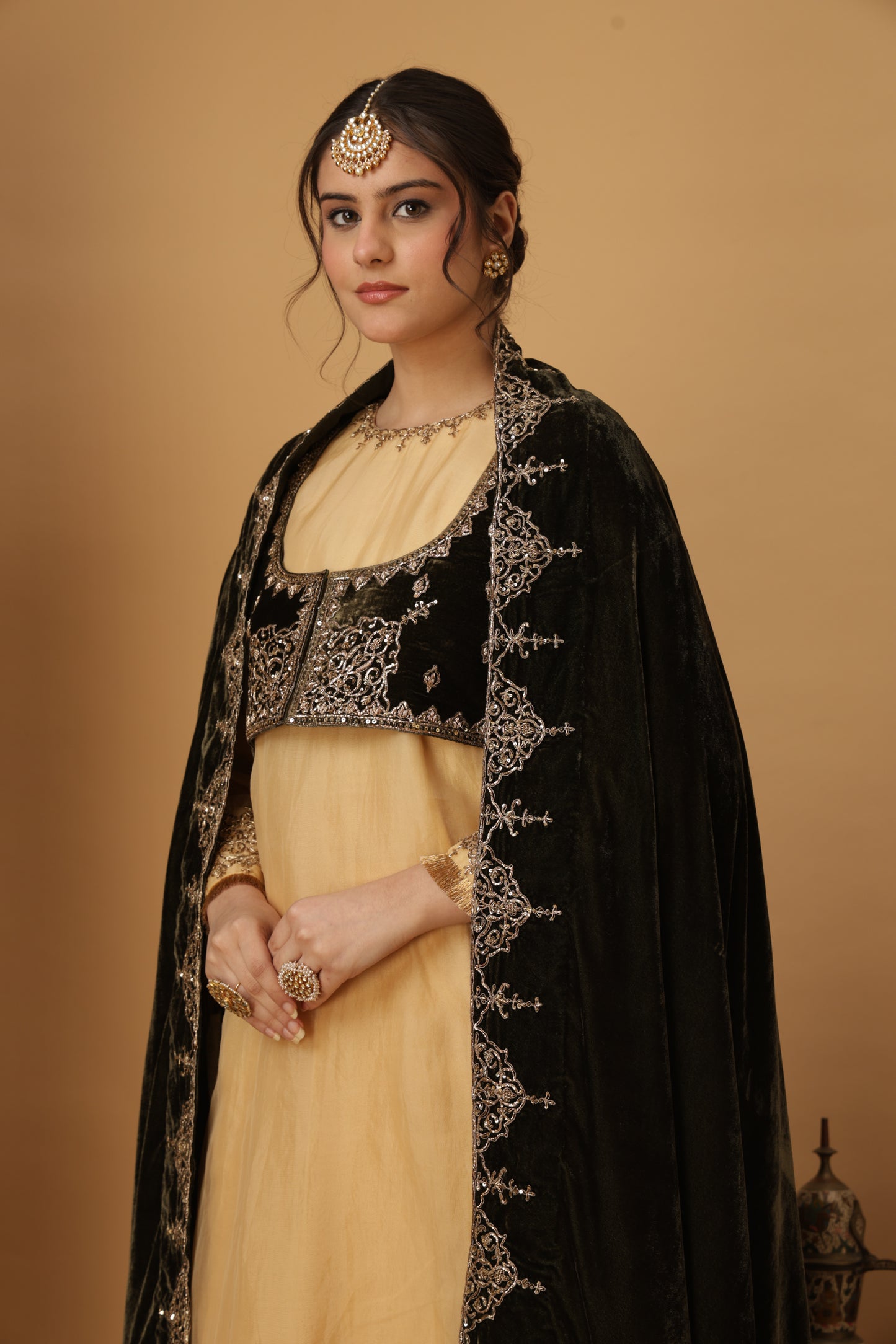 Zar-e-Makhmal Green Shawl