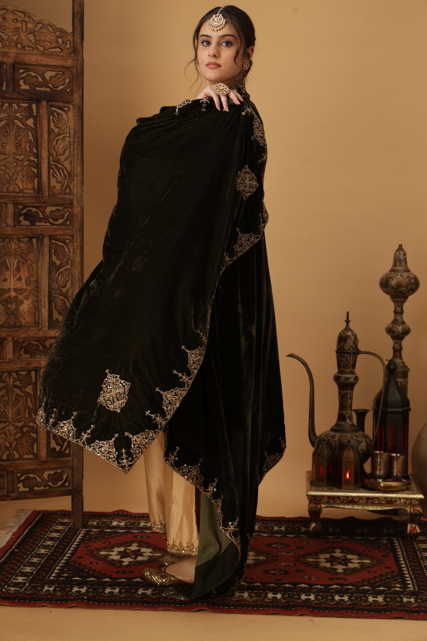 Zar-e-Makhmal Green Shawl