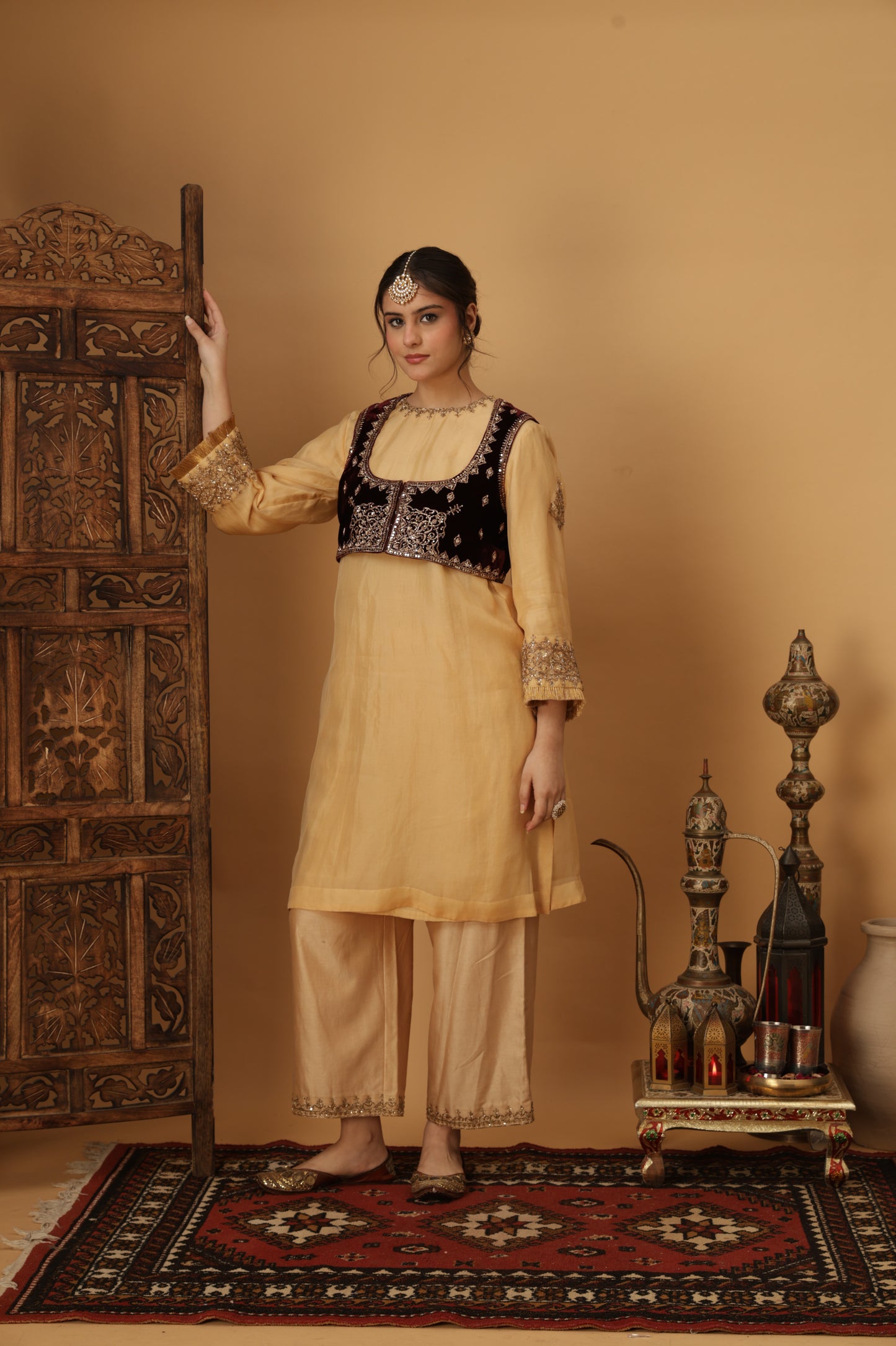 Zar-e-Makhmal Maroon Short Jacket