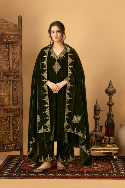 Zar-e-Makhmal Green Kurta Pant Set with Shawl