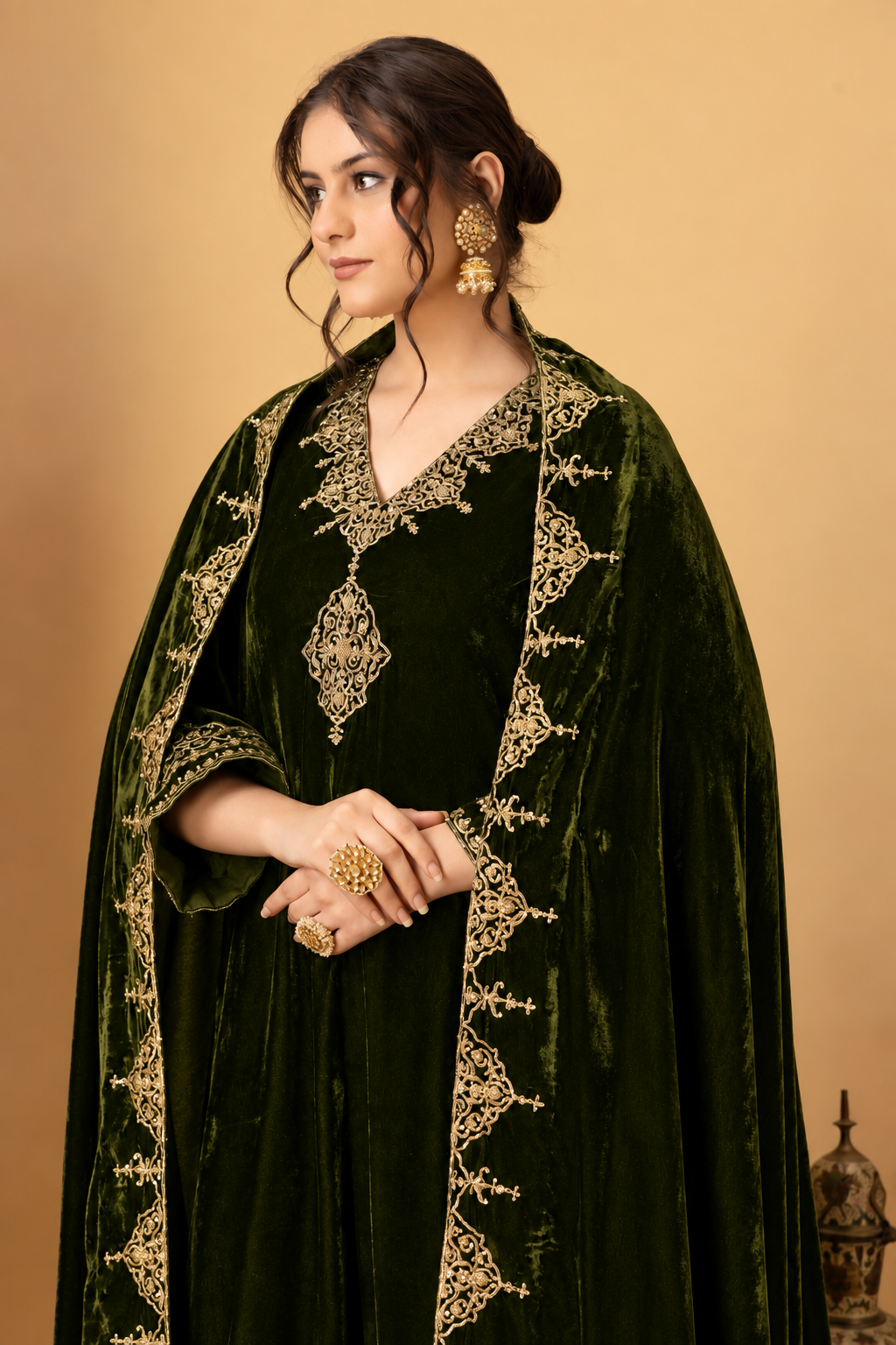 Zar-e-Makhmal Green Kurta Pant Set with Shawl