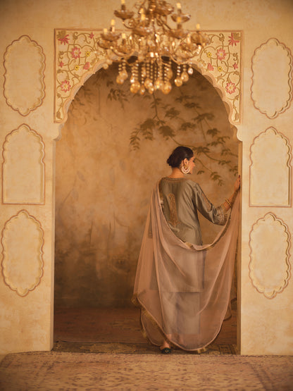 TAJRA GREEN V-NECK A-LINE KURTA SET