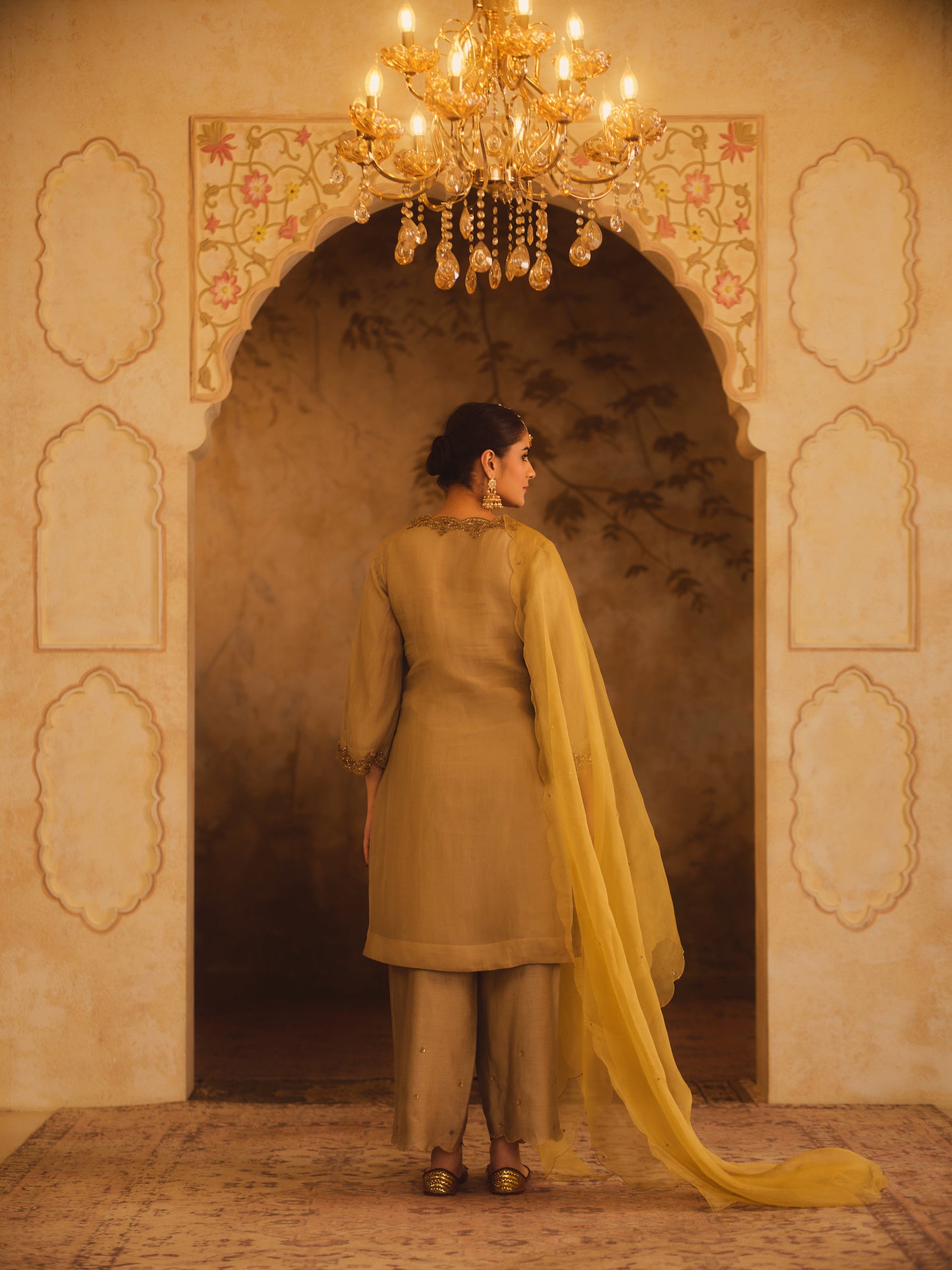 TAJRA GREEN V-NECK ORGANZA A-LINE KURTA SET