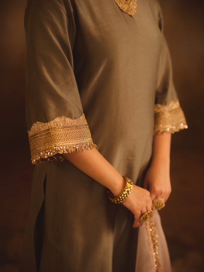 GULBANO GREEN V-NECK A-LINE KURTA SET